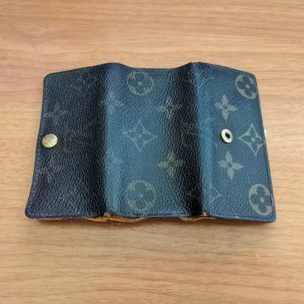 Louis Vuitton please check